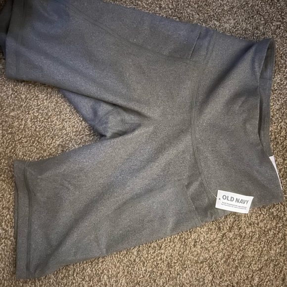 Old Navy Heather Gray Active Shorts - Picture 1 of 2